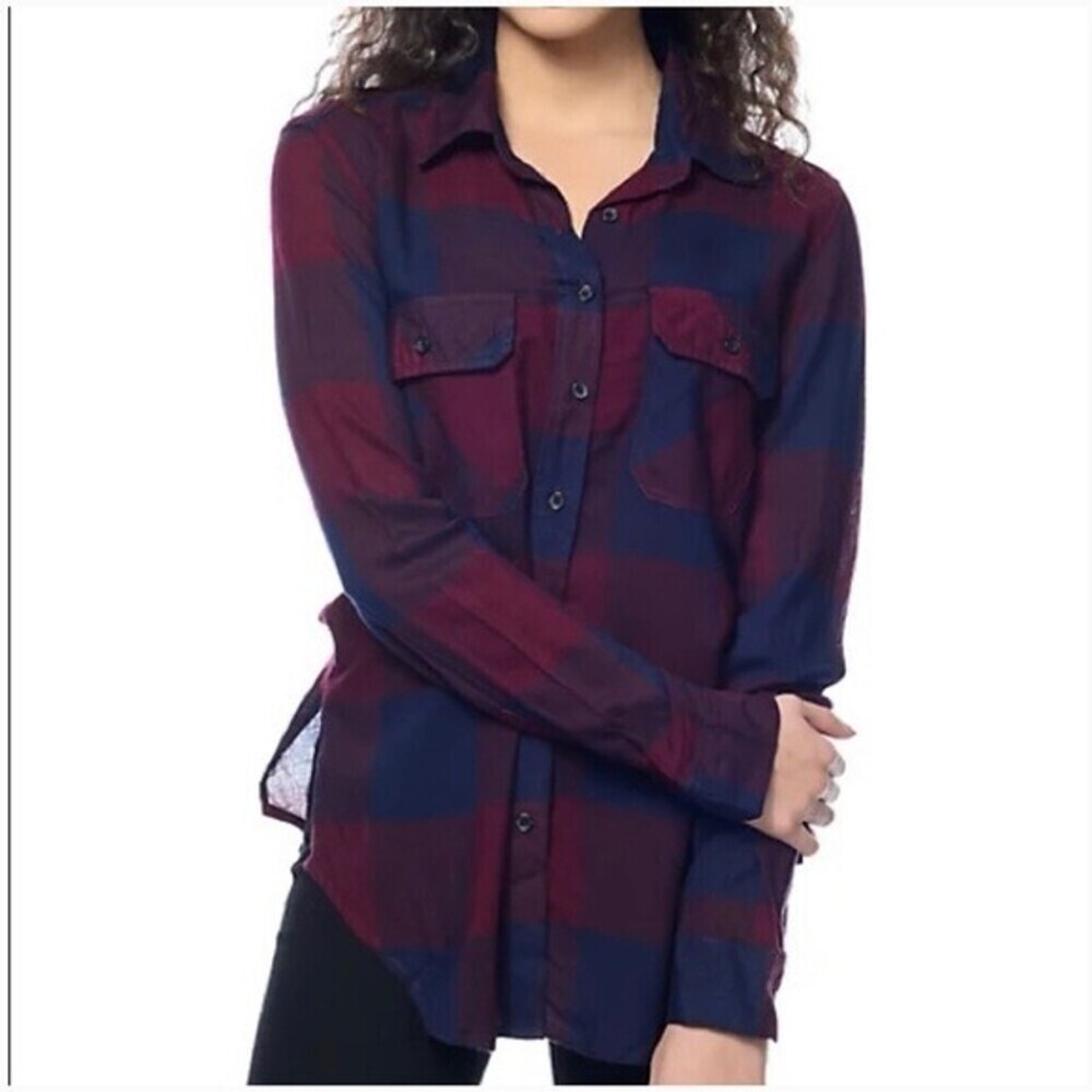Navy & Burgundy Thread & Supply Top classic plaid is perfect SZ SM flannel